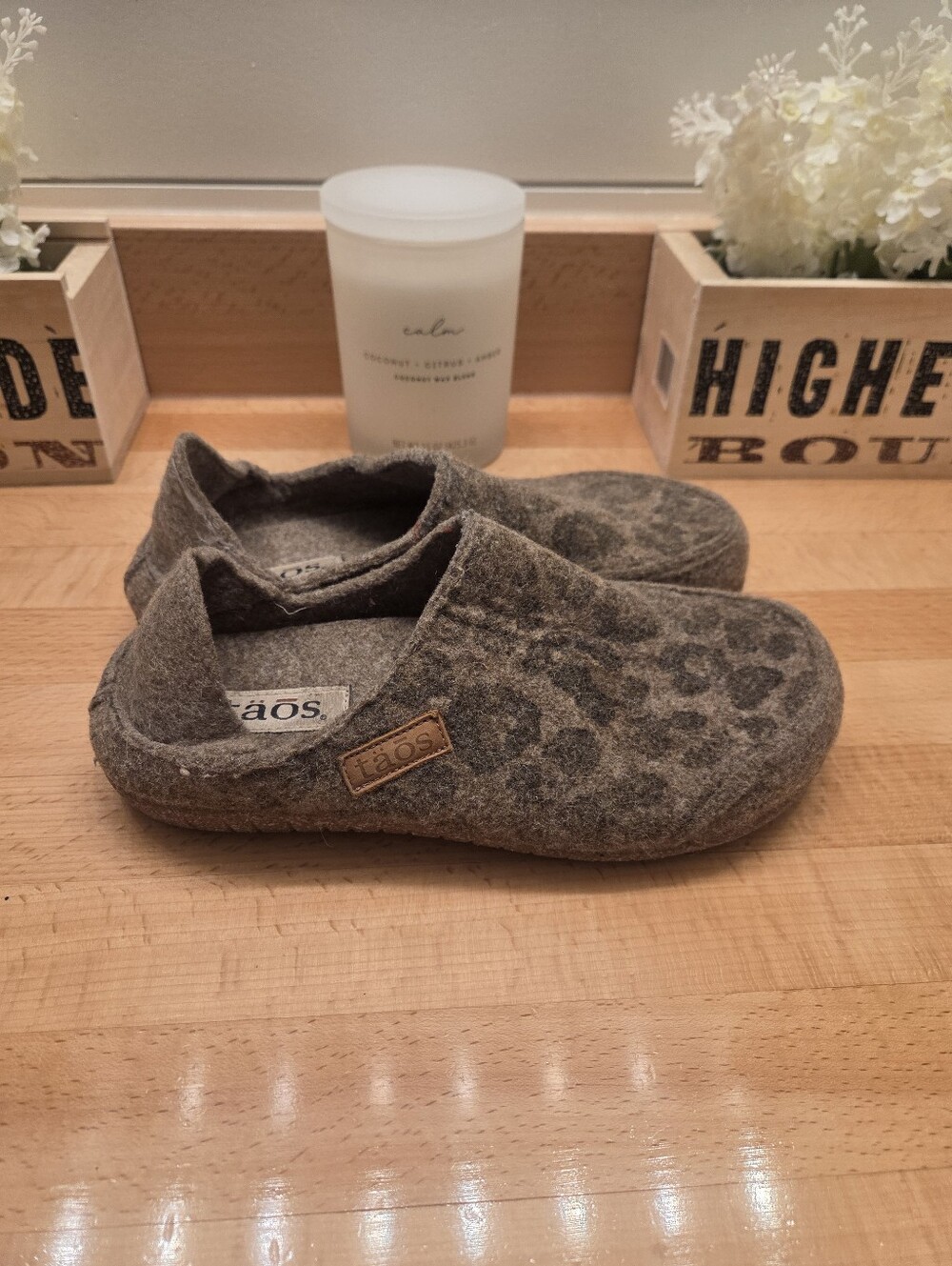 Taos Convertawool Clogs Stone Leopard Print Wool Felt Womens Size EU 39